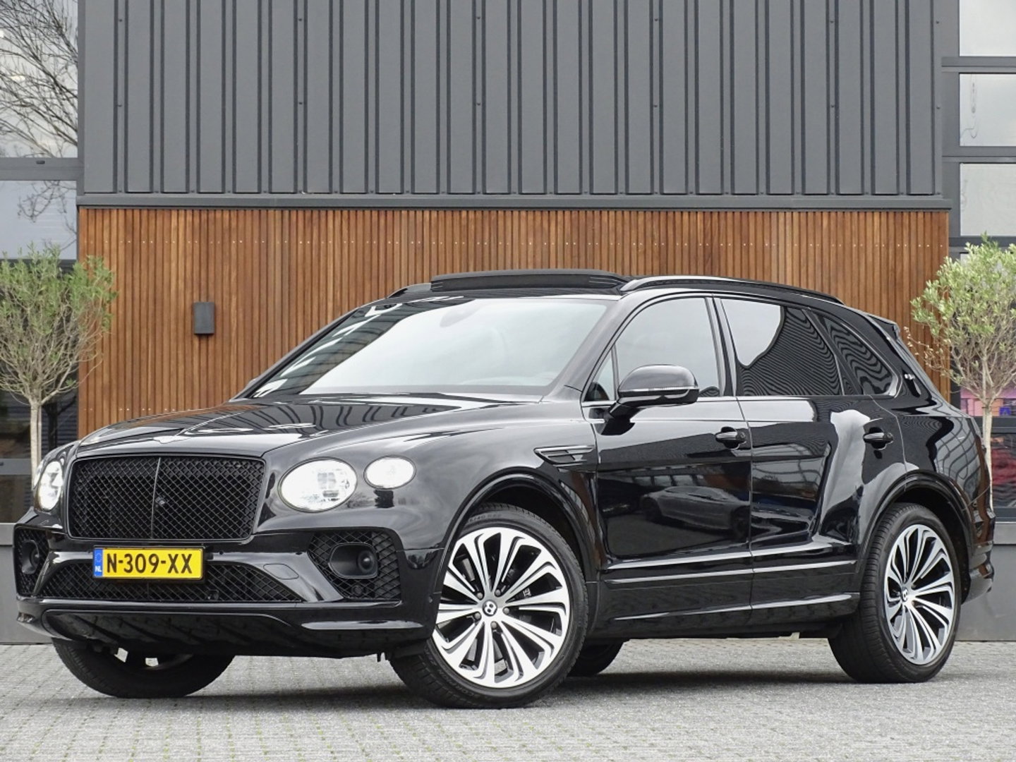 Bentley Bentayga 4.0 V8 550PK / Naim / 4-pers VIP / massage / black ed. / 360°