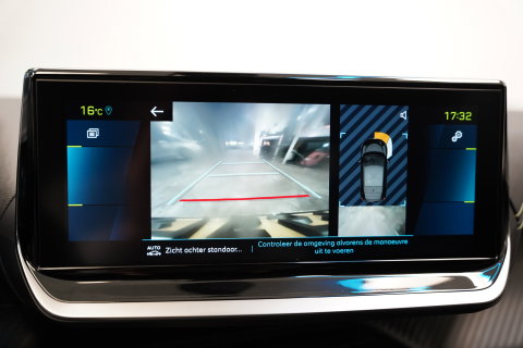 Peugeot e-208 EV GT 350 50 kWh 136PK | Camera | Stoelverwarming | Navi | Dodehoek | 17'' LM NAP!