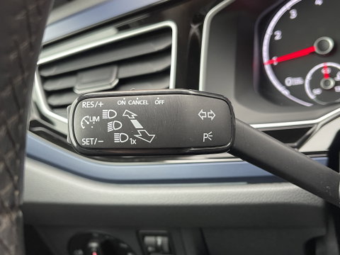 Volkswagen Polo 1.0 TSI Highline Business R | Cruise Control | Draadloze Apple Carplay/Android Auto | DAB | Stoelverwarming | Front Assist | Navigatie | Airconditioning |