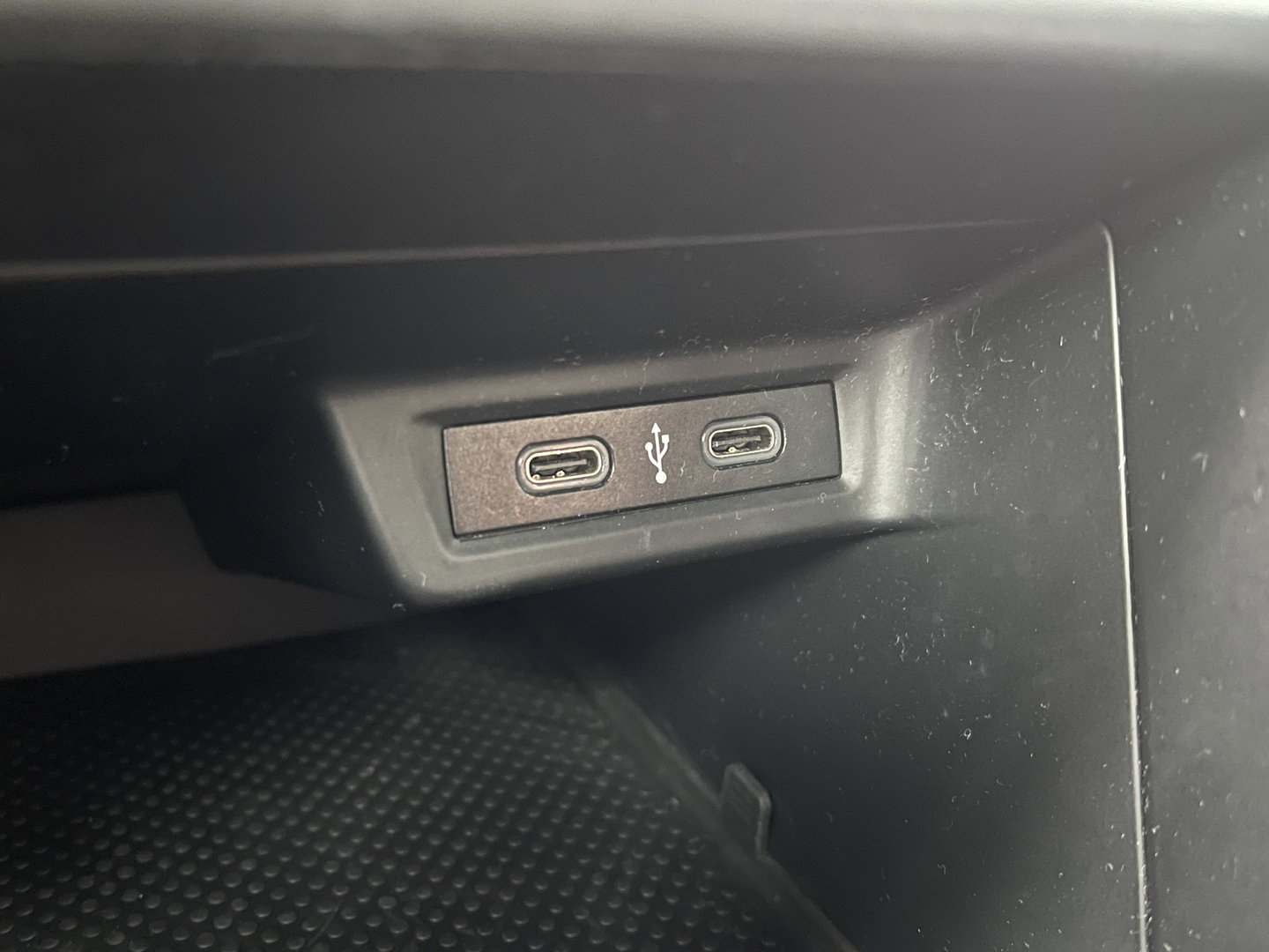 Volkswagen Polo 1.0 TSI Highline Business R | Cruise Control | Draadloze Apple Carplay/Android Auto | DAB | Stoelverwarming | Front Assist | Navigatie | Airconditioning |