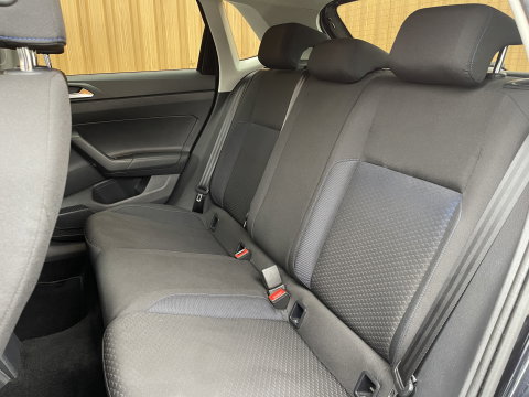Volkswagen Polo 1.0 TSI Highline Business R | Cruise Control | Draadloze Apple Carplay/Android Auto | DAB | Stoelverwarming | Front Assist | Navigatie | Airconditioning |