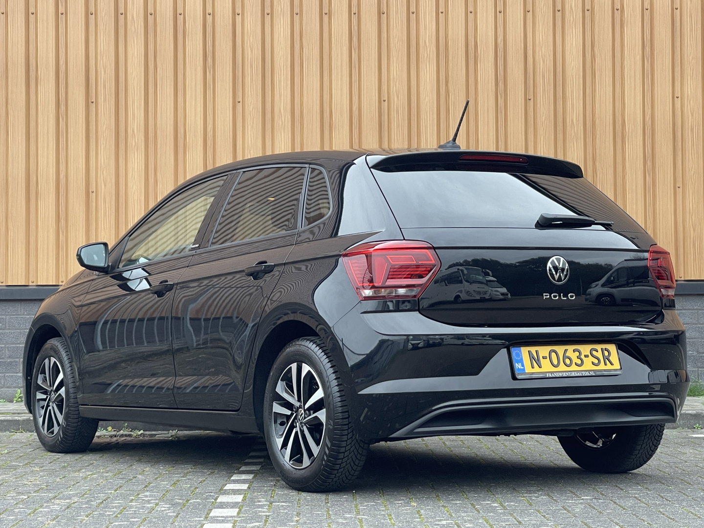 Volkswagen Polo 1.0 TSI Highline Business R | Cruise Control | Draadloze Apple Carplay/Android Auto | DAB | Stoelverwarming | Front Assist | Navigatie | Airconditioning |