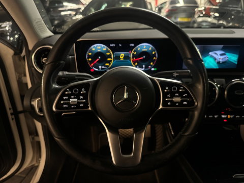 Mercedes-Benz A-Klasse 180 AMG Cruise Control|Lane Assist|Stoelverwarming