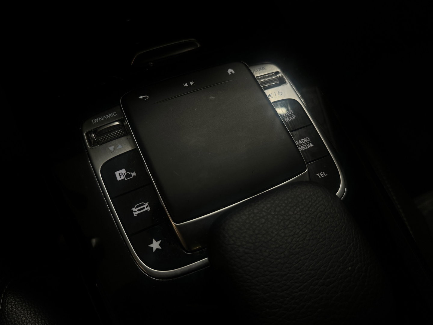 Mercedes-Benz A-Klasse 180 AMG Cruise Control|Lane Assist|Stoelverwarming