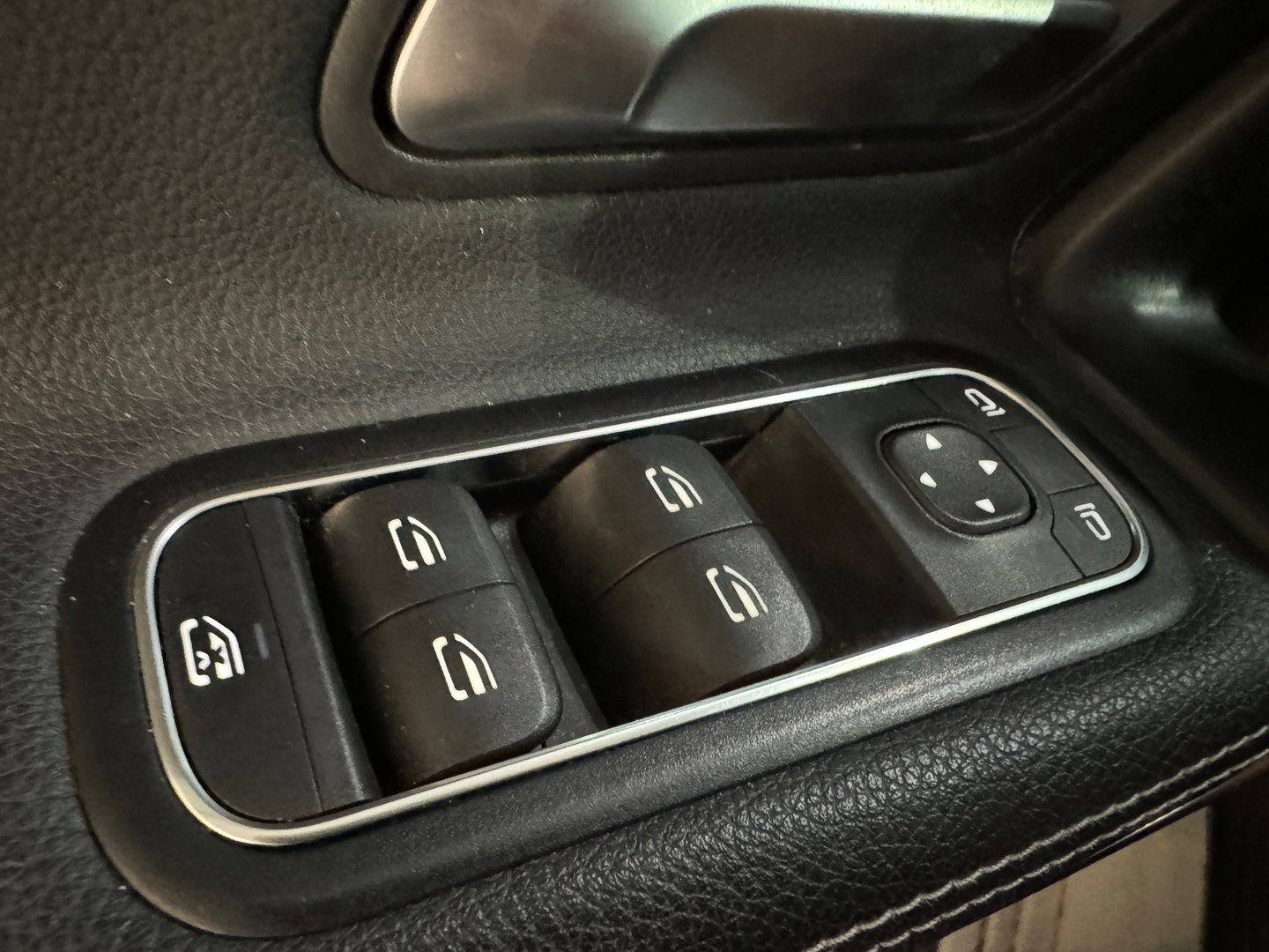 Mercedes-Benz A-Klasse 180 AMG Cruise Control|Lane Assist|Stoelverwarming