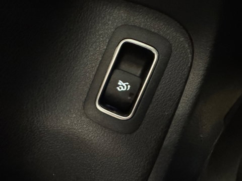 Mercedes-Benz A-Klasse 180 AMG Cruise Control|Lane Assist|Stoelverwarming