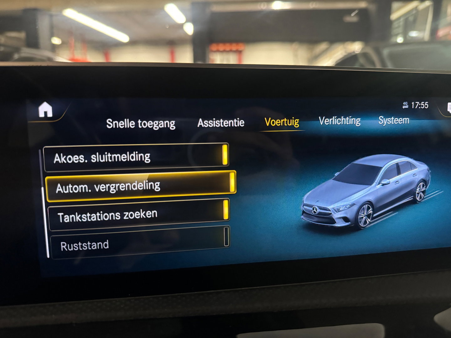 Mercedes-Benz A-Klasse 180 AMG Cruise Control|Lane Assist|Stoelverwarming