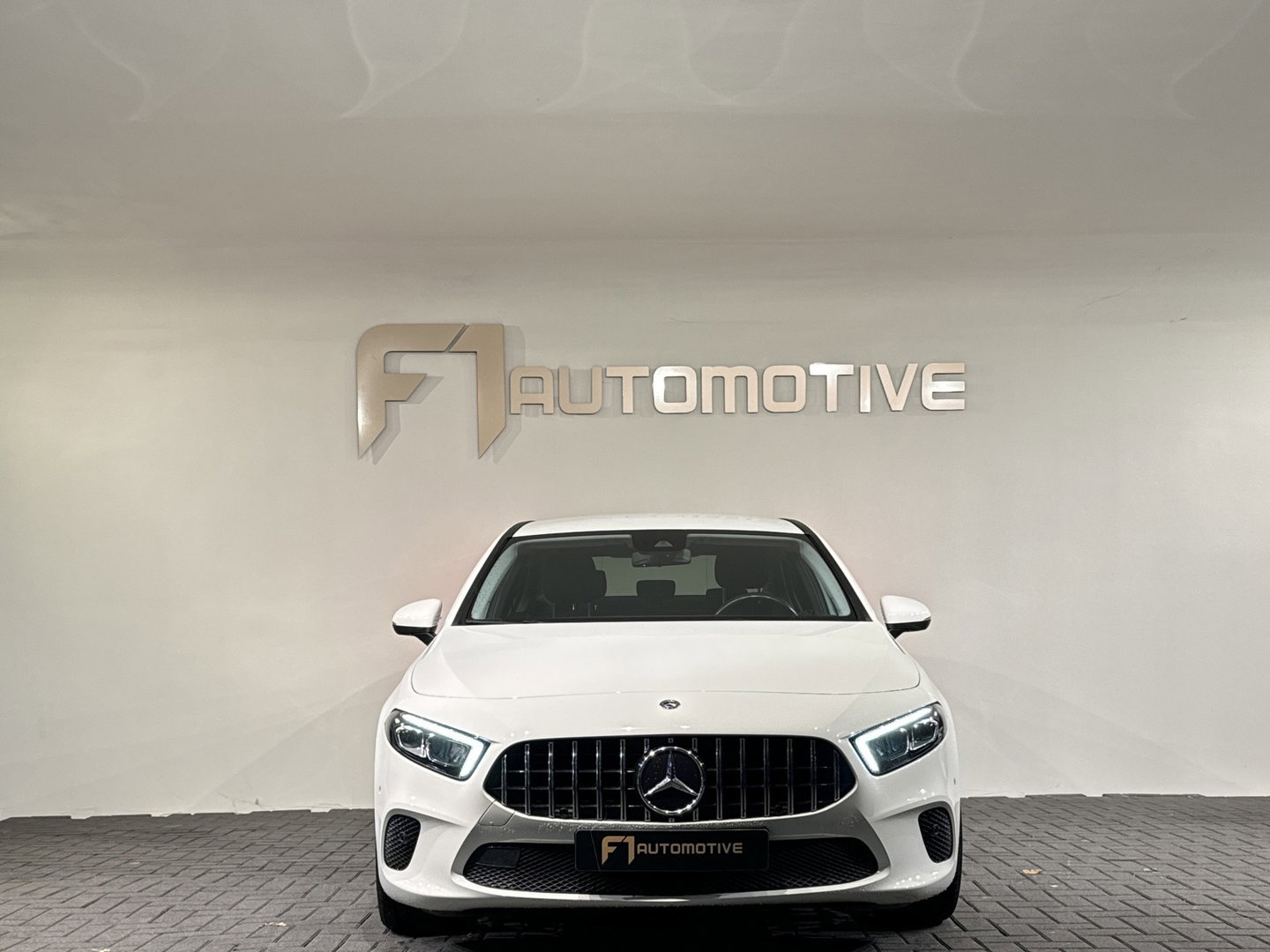 Mercedes-Benz A-Klasse 180 AMG Cruise Control|Lane Assist|Stoelverwarming