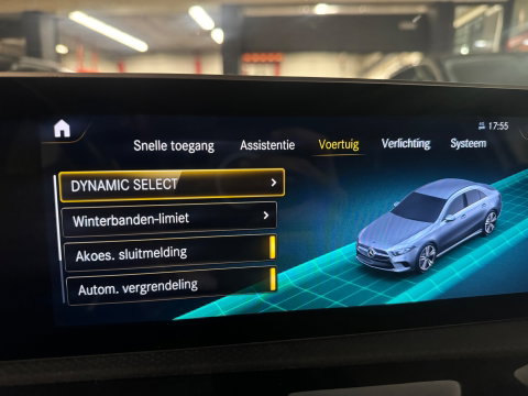 Mercedes-Benz A-Klasse 180 AMG Cruise Control|Lane Assist|Stoelverwarming