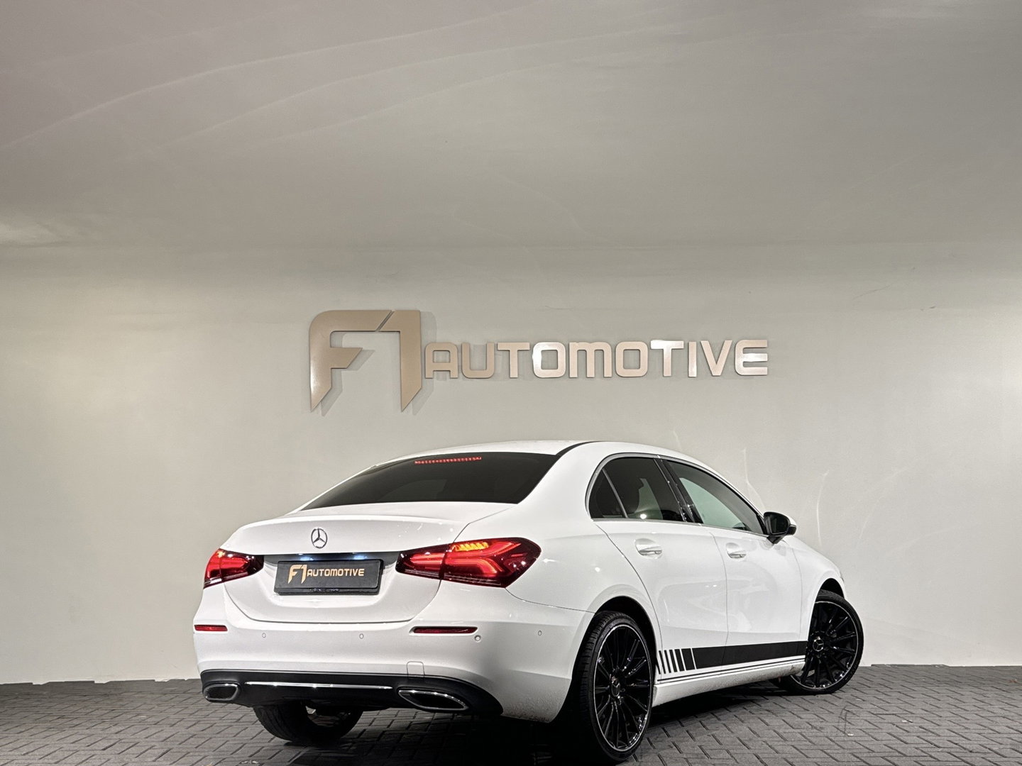 Mercedes-Benz A-Klasse 180 AMG Cruise Control|Lane Assist|Stoelverwarming
