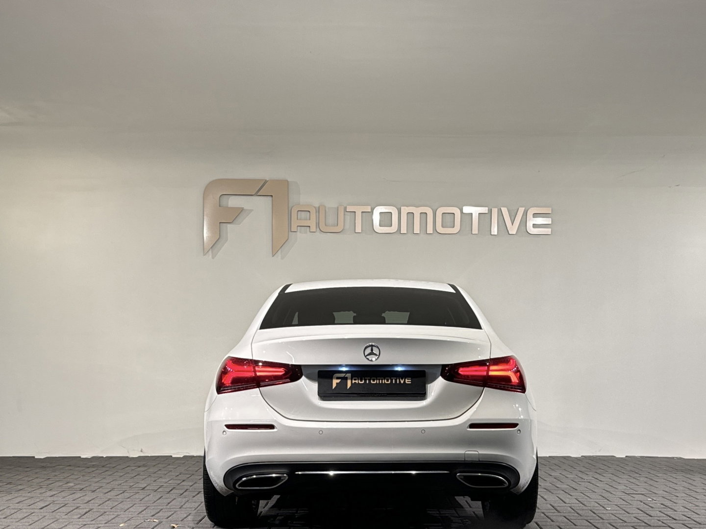 Mercedes-Benz A-Klasse 180 AMG Cruise Control|Lane Assist|Stoelverwarming