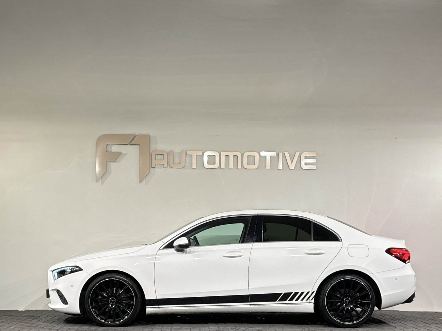 Mercedes-Benz A-Klasse 180 AMG Cruise Control|Lane Assist|Stoelverwarming