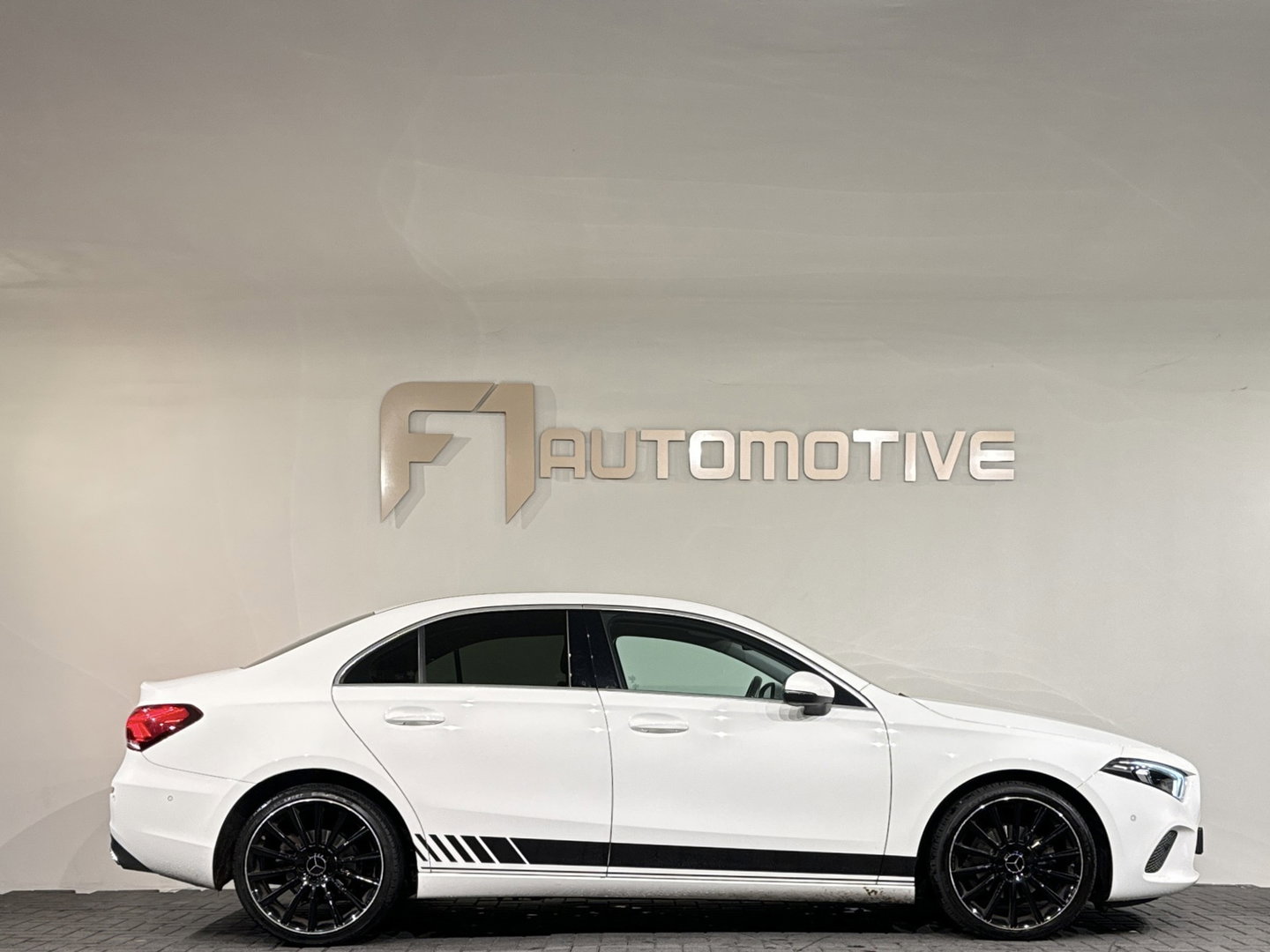 Mercedes-Benz A-Klasse 180 AMG Cruise Control|Lane Assist|Stoelverwarming