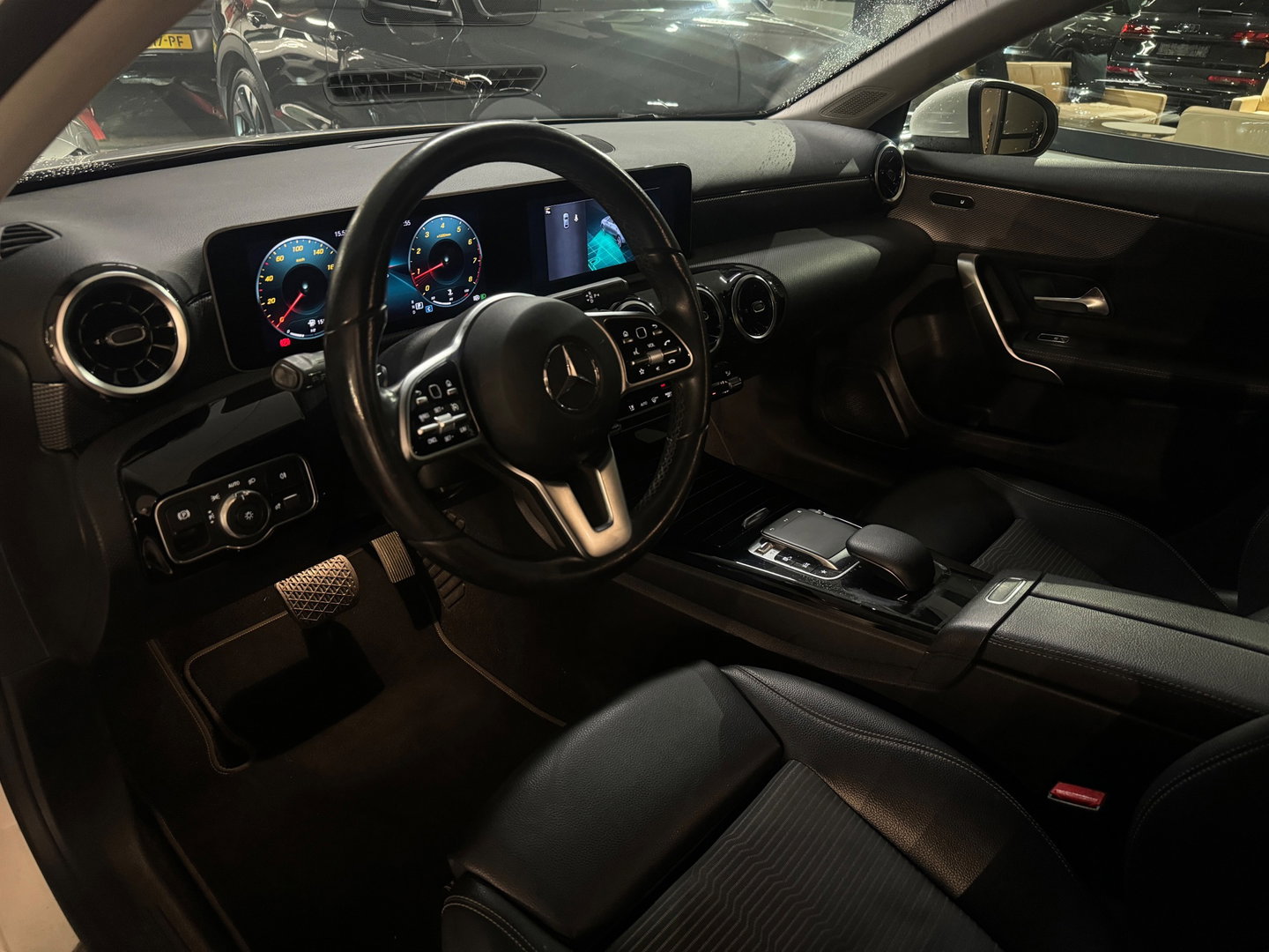 Mercedes-Benz A-Klasse 180 AMG Cruise Control|Lane Assist|Stoelverwarming