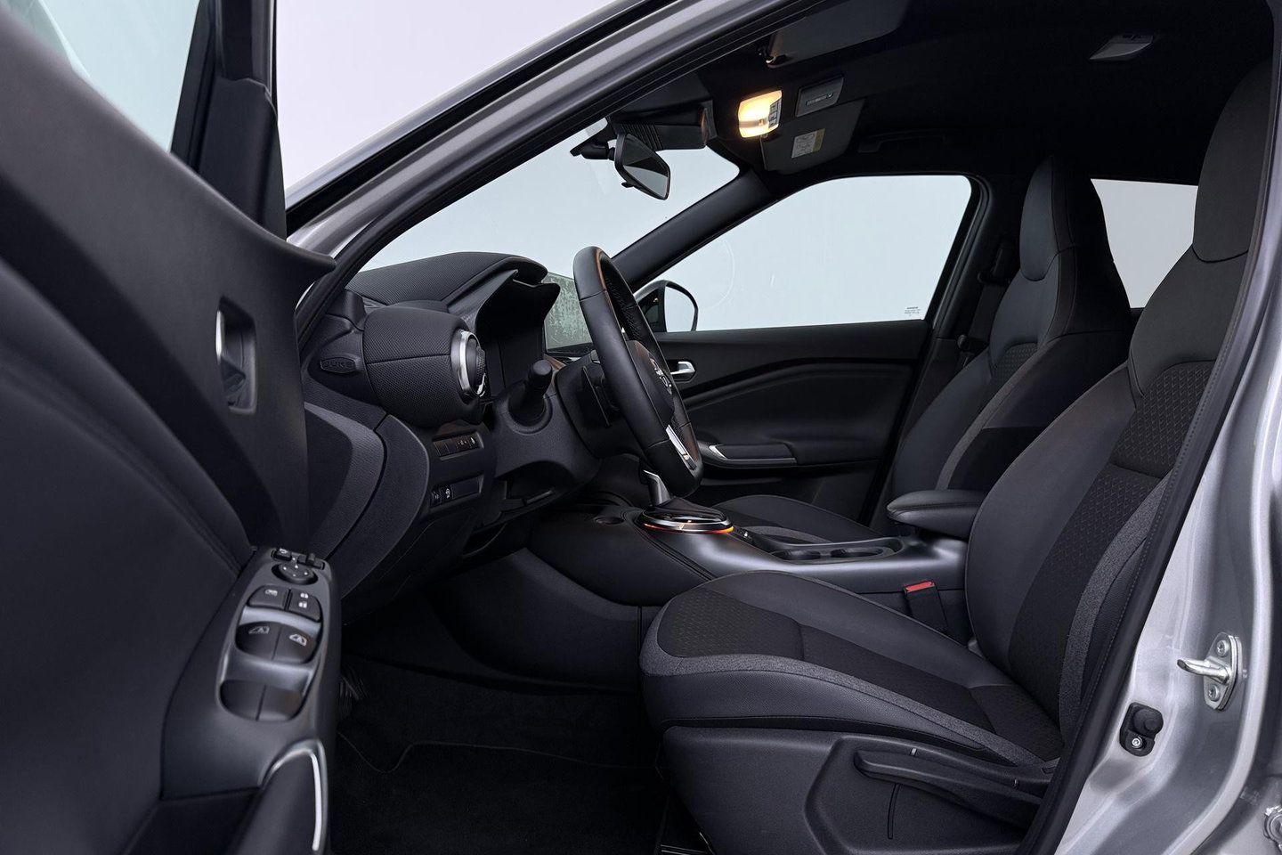 Nissan Juke 1.0 DIG-T N-Connecta | Stoel+Stuurverwarming | Camera | Keyless | Cruise Control