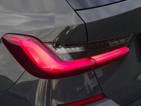 BMW 3-serie 330e 292PK M-Sport Individual / M340 Edit. / Dravit / 360° / Laser / Pano
