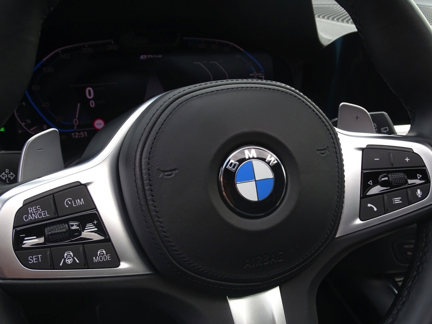 BMW 3-serie 330e 292PK M-Sport Individual / M340 Edit. / Dravit / 360° / Laser / Pano