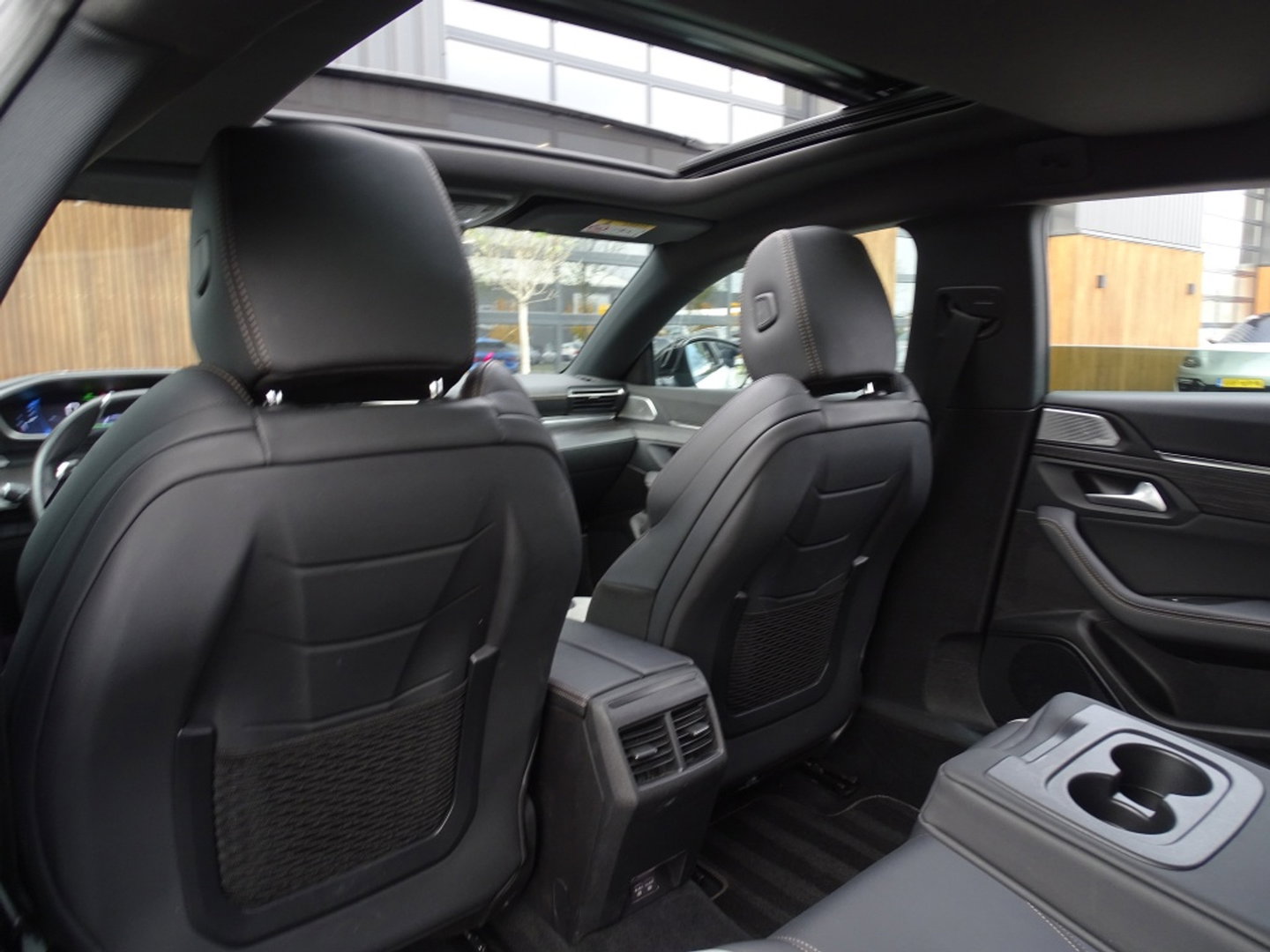 Peugeot 508 SW 1.6 Hybrid 225PK / GT Line / pano / nachtzicht / Falcon / massage / BTW