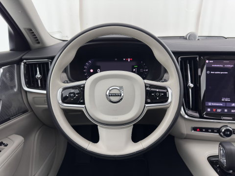 Volvo V90 2.0 T6 Plug-in hybrid AWD Ultimate Bright {SoH-96%} (INCL.BTW) Aut. *PANO | HEAD-UP | LEATHER | FULL-LED | BOWERS&WILKINS | MEMORY-PACK | CAMERA | KEYLESS | HEATED-COMFORTSEATS | BLIND-SPOT | DIGI-COCKPIT | CARPLAY | NAVI-FULLMAP | 20''ALU*