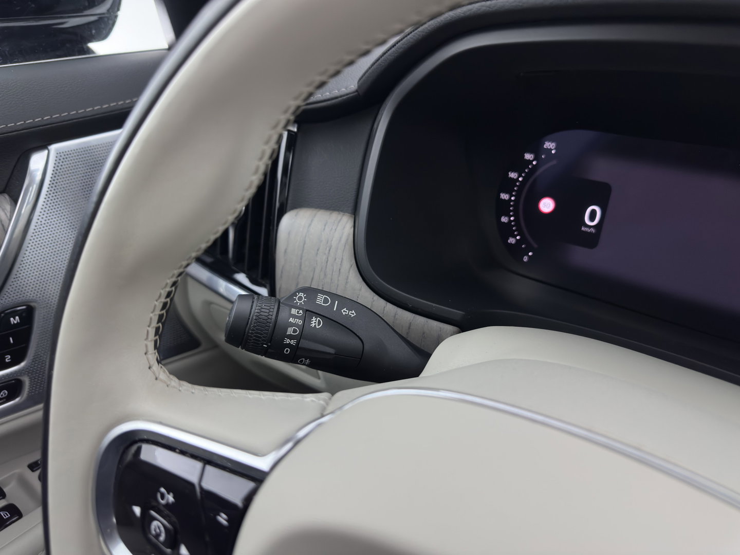 Volvo V90 2.0 T6 Plug-in hybrid AWD Ultimate Bright {SoH-96%} (INCL.BTW) Aut. *PANO | HEAD-UP | LEATHER | FULL-LED | BOWERS&WILKINS | MEMORY-PACK | CAMERA | KEYLESS | HEATED-COMFORTSEATS | BLIND-SPOT | DIGI-COCKPIT | CARPLAY | NAVI-FULLMAP | 20''ALU*