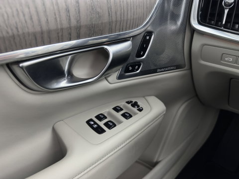 Volvo V90 2.0 T6 Plug-in hybrid AWD Ultimate Bright {SoH-96%} (INCL.BTW) Aut. *PANO | HEAD-UP | LEATHER | FULL-LED | BOWERS&WILKINS | MEMORY-PACK | CAMERA | KEYLESS | HEATED-COMFORTSEATS | BLIND-SPOT | DIGI-COCKPIT | CARPLAY | NAVI-FULLMAP | 20''ALU*