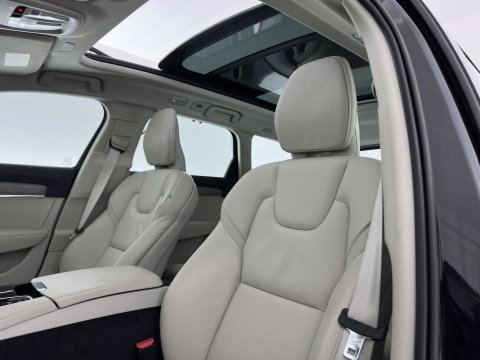 Volvo V90 2.0 T6 Plug-in hybrid AWD Ultimate Bright {SoH-96%} (INCL.BTW) Aut. *PANO | HEAD-UP | LEATHER | FULL-LED | BOWERS&WILKINS | MEMORY-PACK | CAMERA | KEYLESS | HEATED-COMFORTSEATS | BLIND-SPOT | DIGI-COCKPIT | CARPLAY | NAVI-FULLMAP | 20''ALU*