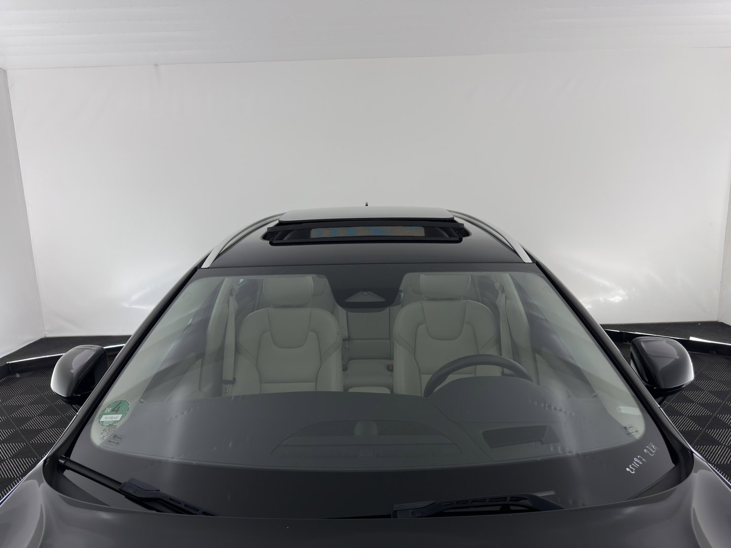 Volvo V90 2.0 T6 Plug-in hybrid AWD Ultimate Bright {SoH-96%} (INCL.BTW) Aut. *PANO | HEAD-UP | LEATHER | FULL-LED | BOWERS&WILKINS | MEMORY-PACK | CAMERA | KEYLESS | HEATED-COMFORTSEATS | BLIND-SPOT | DIGI-COCKPIT | CARPLAY | NAVI-FULLMAP | 20''ALU*