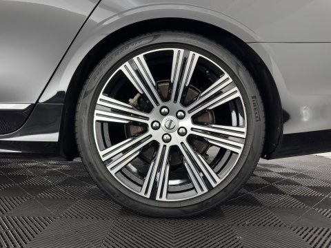 Volvo V90 2.0 T6 Plug-in hybrid AWD Ultimate Bright {SoH-96%} (INCL.BTW) Aut. *PANO | HEAD-UP | LEATHER | FULL-LED | BOWERS&WILKINS | MEMORY-PACK | CAMERA | KEYLESS | HEATED-COMFORTSEATS | BLIND-SPOT | DIGI-COCKPIT | CARPLAY | NAVI-FULLMAP | 20''ALU*