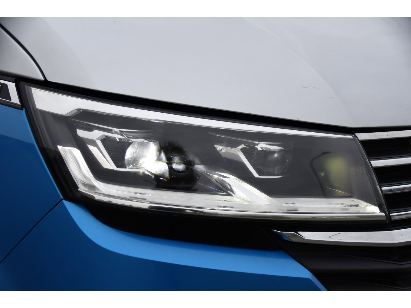 Volkswagen Transporter 2.0 TDI L2H1 30 DC Bulli Virtual, Adaptieve Cruise, Camera, Leder, LED, 2 x Schuifdeur, Stoelverwarming, Automaat, Uniek!