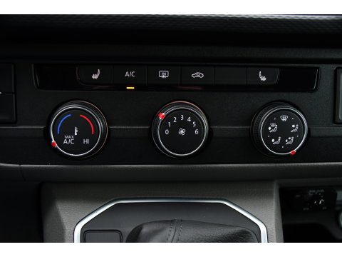 Volkswagen Transporter 2.0 TDI L2H1 30 DC Bulli Virtual, Adaptieve Cruise, Camera, Leder, LED, 2 x Schuifdeur, Stoelverwarming, Automaat, Uniek!