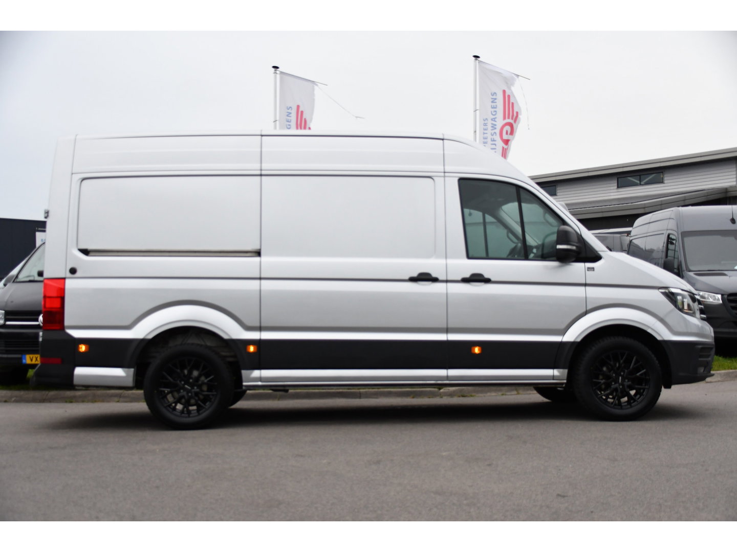 Volkswagen Crafter 35 2.0 TDI L3H3 PB Edition Camrea, Cruise, Carplay, Stoelverwarming, Automaat, 140pk, Geveerde stoel, Sensoren, Uniek!