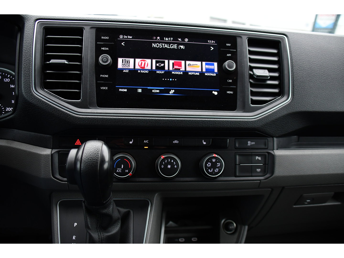 Volkswagen Crafter 35 2.0 TDI L3H3 PB Edition Camrea, Cruise, Carplay, Stoelverwarming, Automaat, 140pk, Geveerde stoel, Sensoren, Uniek!