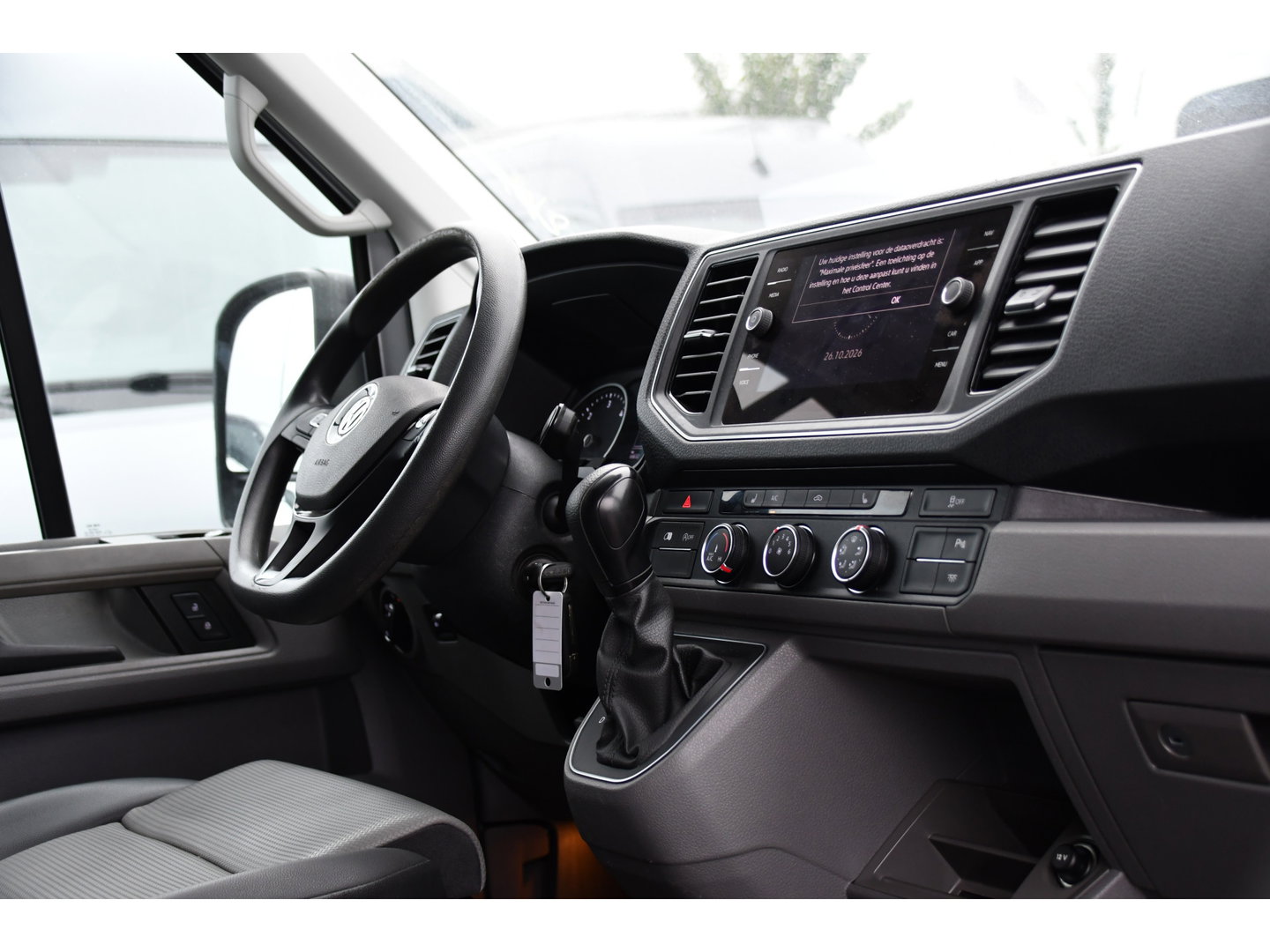 Volkswagen Crafter 35 2.0 TDI L3H3 PB Edition Camrea, Cruise, Carplay, Stoelverwarming, Automaat, 140pk, Geveerde stoel, Sensoren, Uniek!