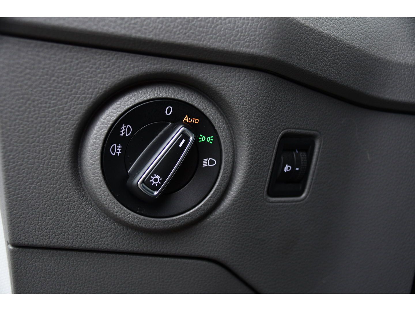 Volkswagen Crafter 35 2.0 TDI L3H3 PB Edition Camrea, Cruise, Carplay, Stoelverwarming, Automaat, 140pk, Geveerde stoel, Sensoren, Uniek!