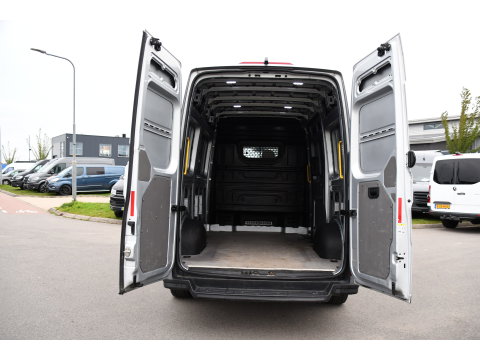 Volkswagen Crafter 35 2.0 TDI L3H3 PB Edition Camrea, Cruise, Carplay, Stoelverwarming, Automaat, 140pk, Geveerde stoel, Sensoren, Uniek!