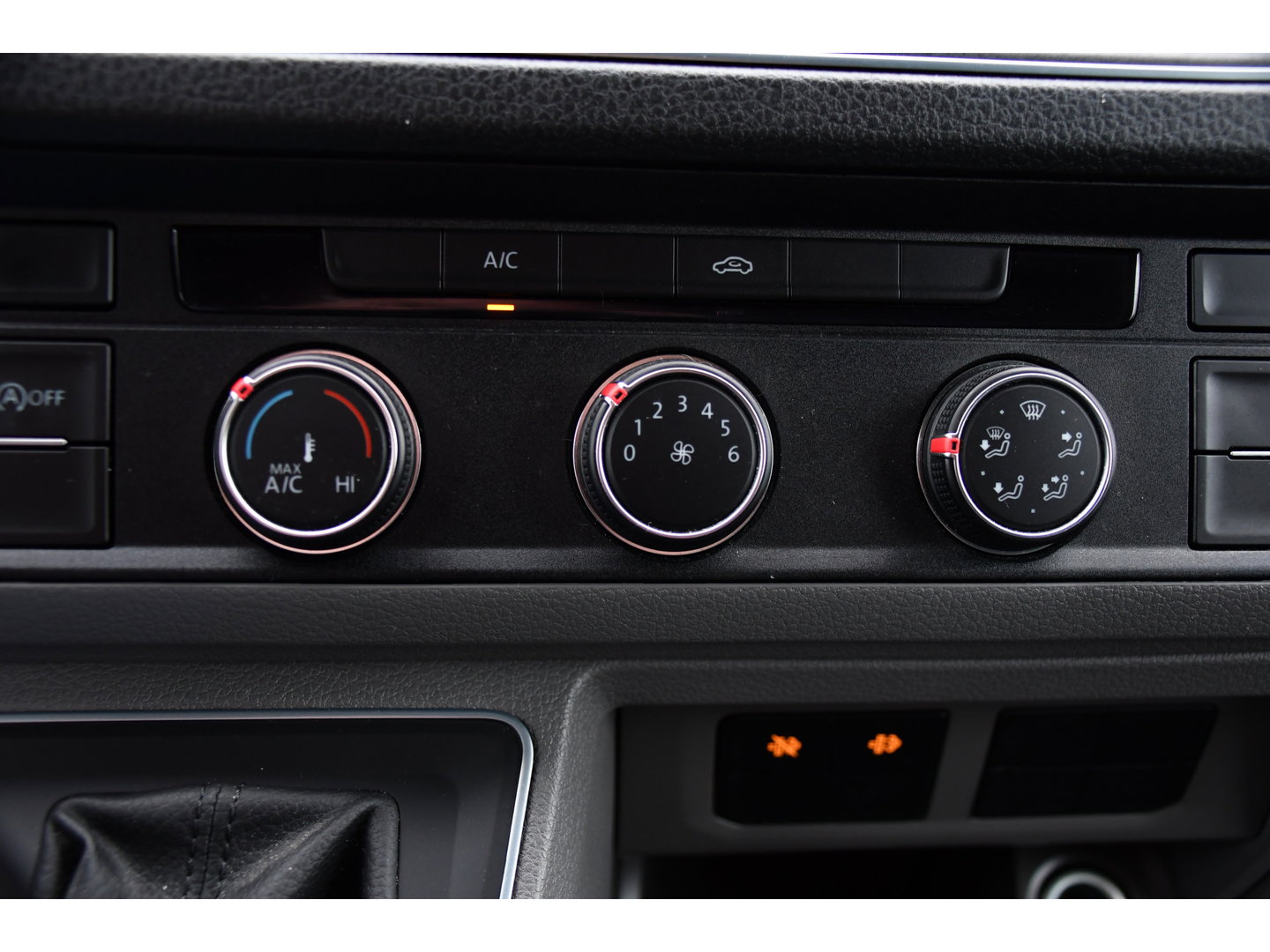 Volkswagen Crafter 35 2.0 TDI L3H3 4Motion Black Edition Adaptieve Cruise, Camera, Carplay, LED, Automaat, 177pk, 4x4, Sensoren, Airco, Uniek!