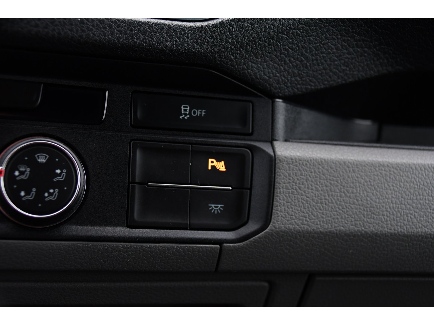 Volkswagen Crafter 35 2.0 TDI L3H3 4Motion Black Edition Adaptieve Cruise, Camera, Carplay, LED, Automaat, 177pk, 4x4, Sensoren, Airco, Uniek!