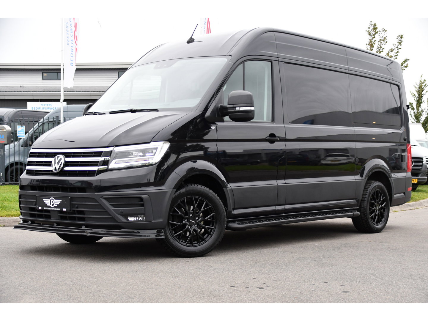 Volkswagen Crafter 35 2.0 TDI L3H3 4Motion Black Edition Adaptieve Cruise, Camera, Carplay, LED, Automaat, 177pk, 4x4, Sensoren, Airco, Uniek!