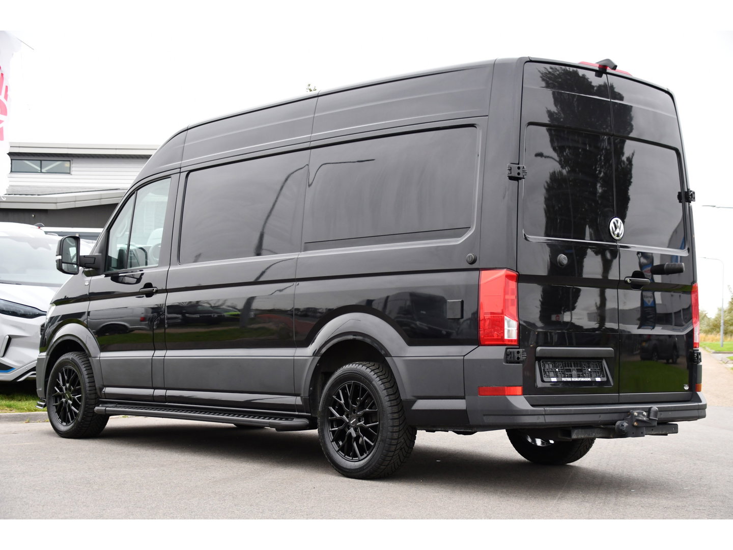 Volkswagen Crafter 35 2.0 TDI L3H3 4Motion Black Edition Adaptieve Cruise, Camera, Carplay, LED, Automaat, 177pk, 4x4, Sensoren, Airco, Uniek!