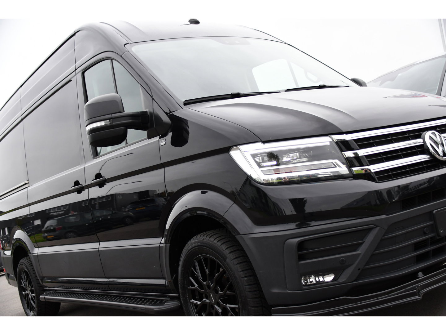 Volkswagen Crafter 35 2.0 TDI L3H3 4Motion Black Edition Adaptieve Cruise, Camera, Carplay, LED, Automaat, 177pk, 4x4, Sensoren, Airco, Uniek!