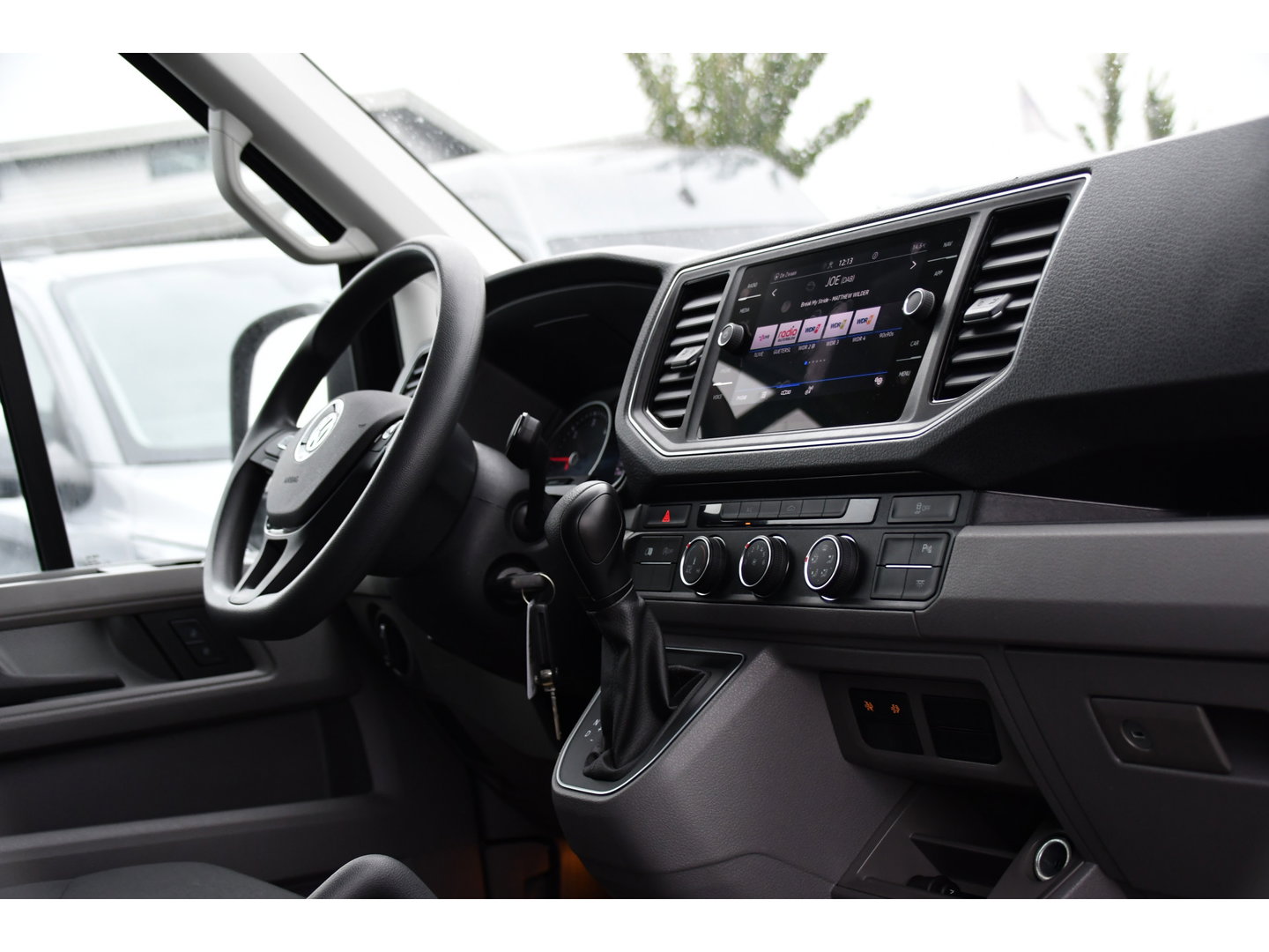 Volkswagen Crafter 35 2.0 TDI L3H3 4Motion Black Edition Adaptieve Cruise, Camera, Carplay, LED, Automaat, 177pk, 4x4, Sensoren, Airco, Uniek!
