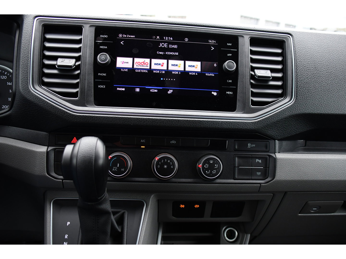 Volkswagen Crafter 35 2.0 TDI L3H3 4Motion Black Edition Adaptieve Cruise, Camera, Carplay, LED, Automaat, 177pk, 4x4, Sensoren, Airco, Uniek!