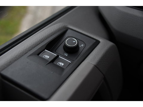 Volkswagen Crafter 35 2.0 TDI L3H3 4Motion Black Edition Adaptieve Cruise, Camera, Carplay, LED, Automaat, 177pk, 4x4, Sensoren, Airco, Uniek!