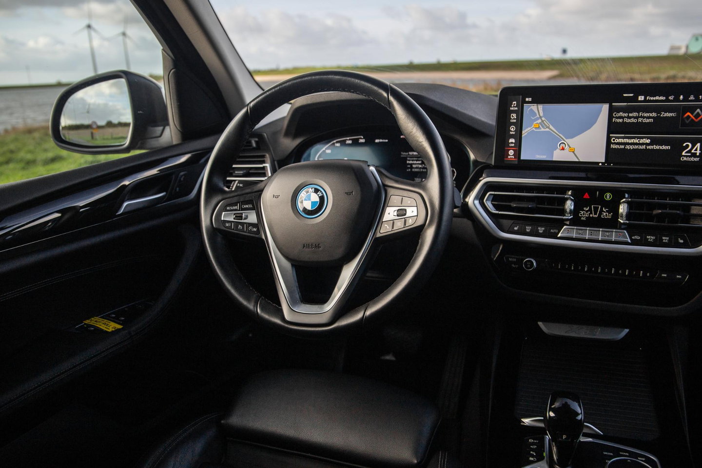 BMW X3 xDrive30e High Executive BLACK LINE / LEER / STOELVERWARMING / 360 CAMERA / CARPLAY