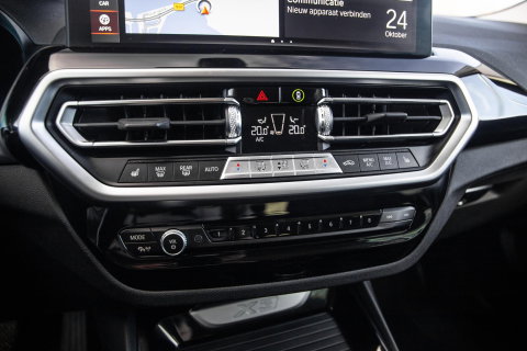 BMW X3 xDrive30e High Executive BLACK LINE / LEER / STOELVERWARMING / 360 CAMERA / CARPLAY