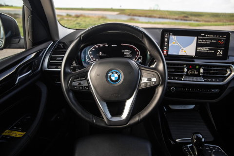 BMW X3 xDrive30e High Executive BLACK LINE / LEER / STOELVERWARMING / 360 CAMERA / CARPLAY