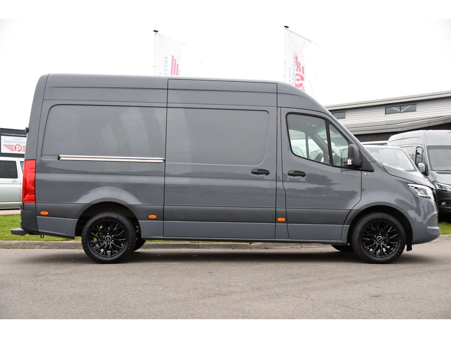 Mercedes-Benz Sprinter 319 1.9 CDI L2H2 PB Edition 360 Camera, Cruise, Carplay, 10,5'' Mbux, LED, Automaat, 190pk, Standkachel, Stoelverwarming, Uniek!
