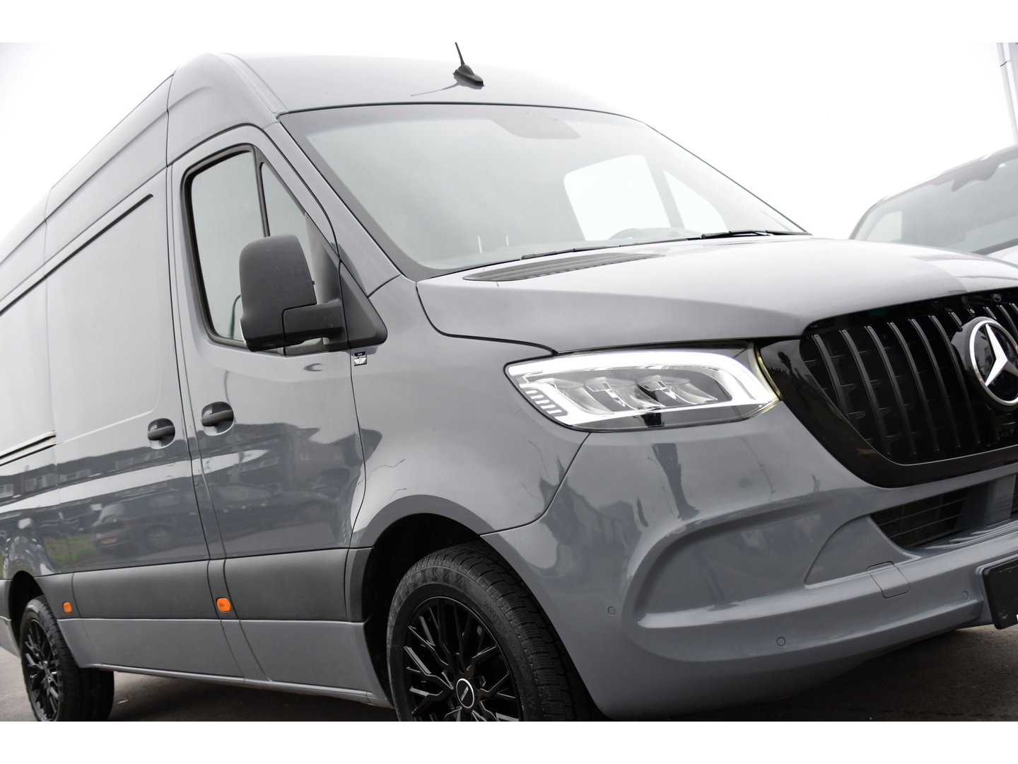 Mercedes-Benz Sprinter 319 1.9 CDI L2H2 PB Edition 360 Camera, Cruise, Carplay, 10,5'' Mbux, LED, Automaat, 190pk, Standkachel, Stoelverwarming, Uniek!