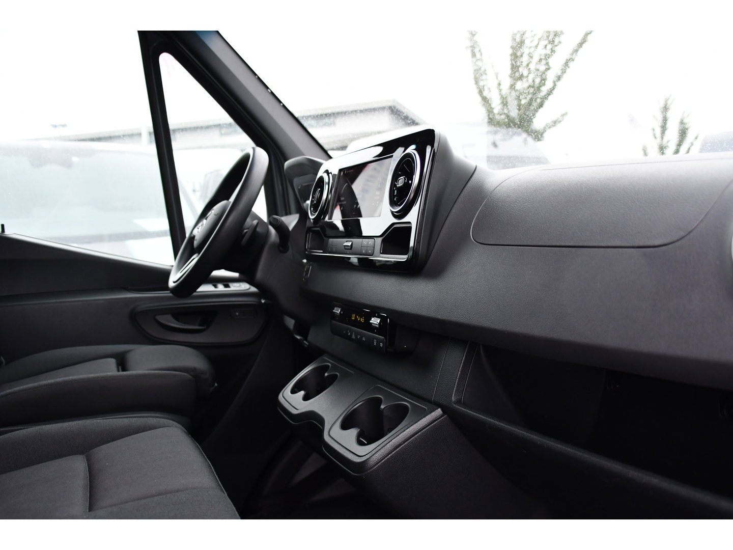 Mercedes-Benz Sprinter 319 1.9 CDI L2H2 PB Edition 360 Camera, Cruise, Carplay, 10,5'' Mbux, LED, Automaat, 190pk, Standkachel, Stoelverwarming, Uniek!