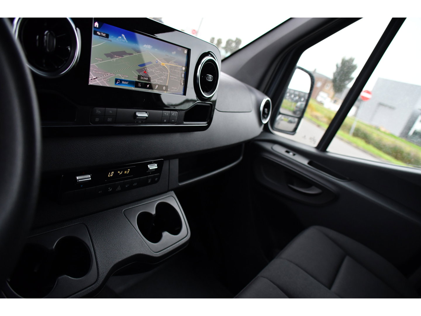Mercedes-Benz Sprinter 319 1.9 CDI L2H2 PB Edition 360 Camera, Cruise, Carplay, 10,5'' Mbux, LED, Automaat, 190pk, Standkachel, Stoelverwarming, Uniek!